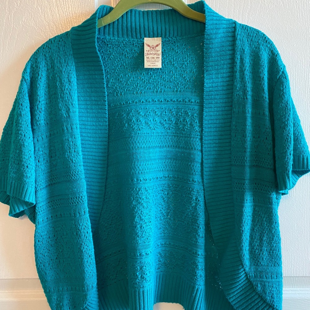 Aqua shrug